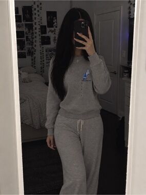 Women's Gray Cozy Sweatshirt - New England Graphic